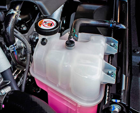 Para qué sirve el líquido refrigerante del auto?